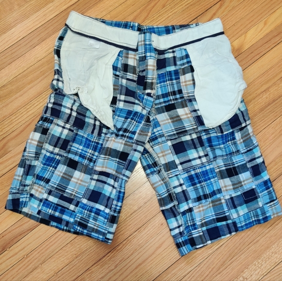 Old Navy Cargo Shorts, size 31 - Picture 5 of 8